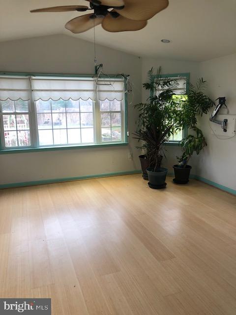 VILLAGE GREEN - Residential