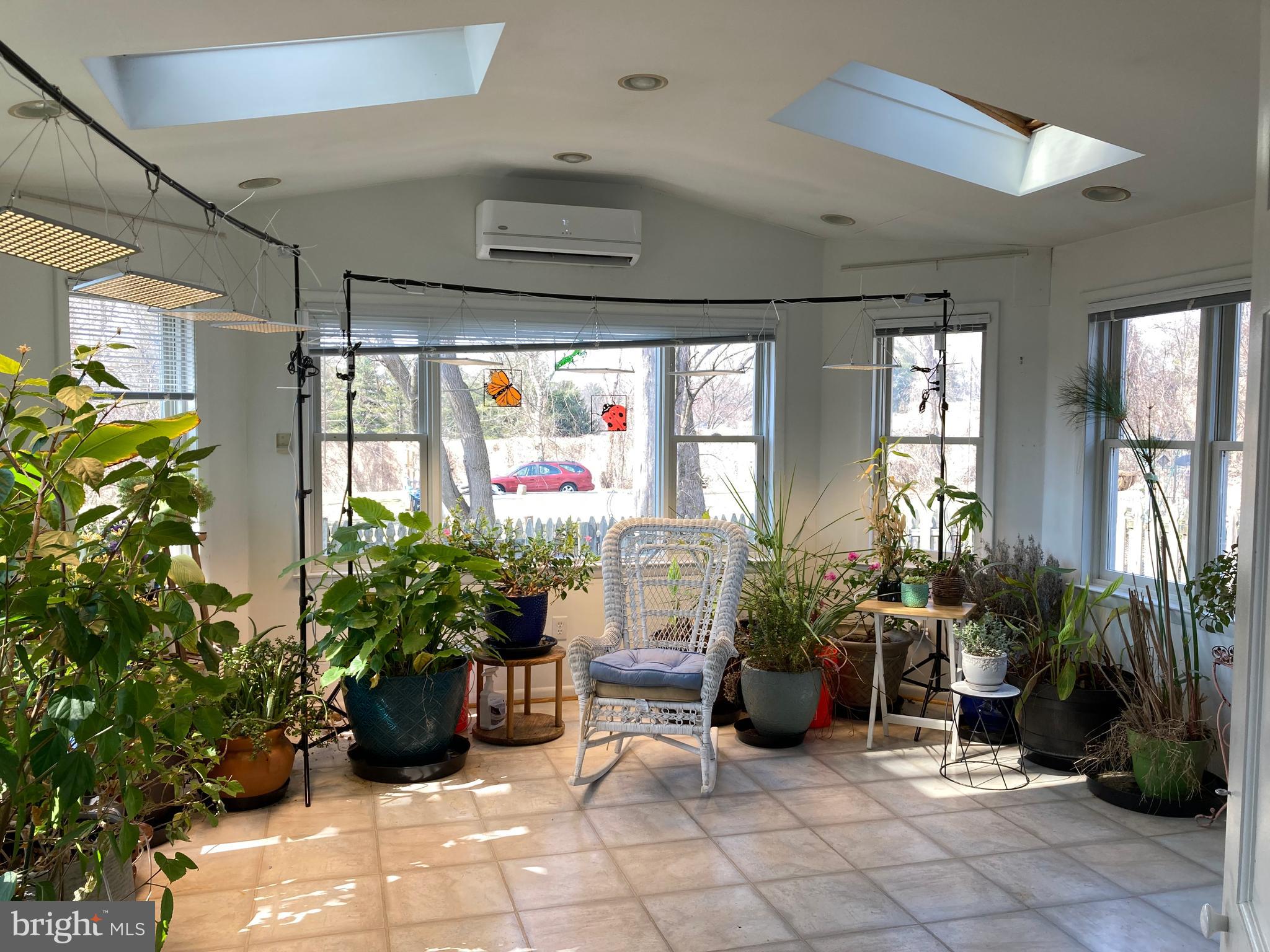 VILLAGE GREEN - Residential