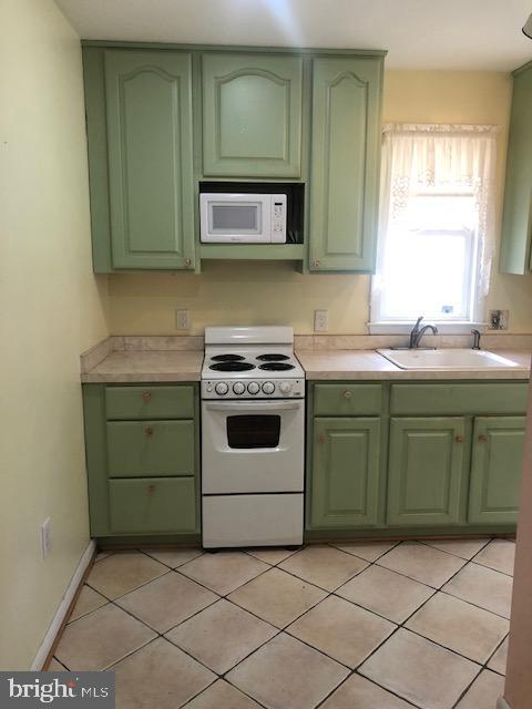 VILLAGE GREEN - Residential