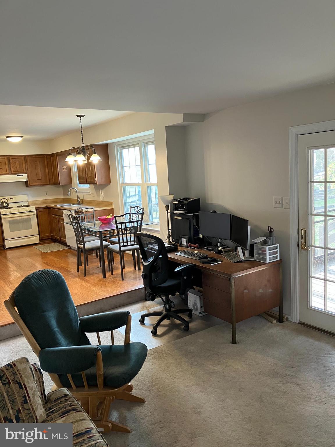 18424 FLOWER HILL WAY