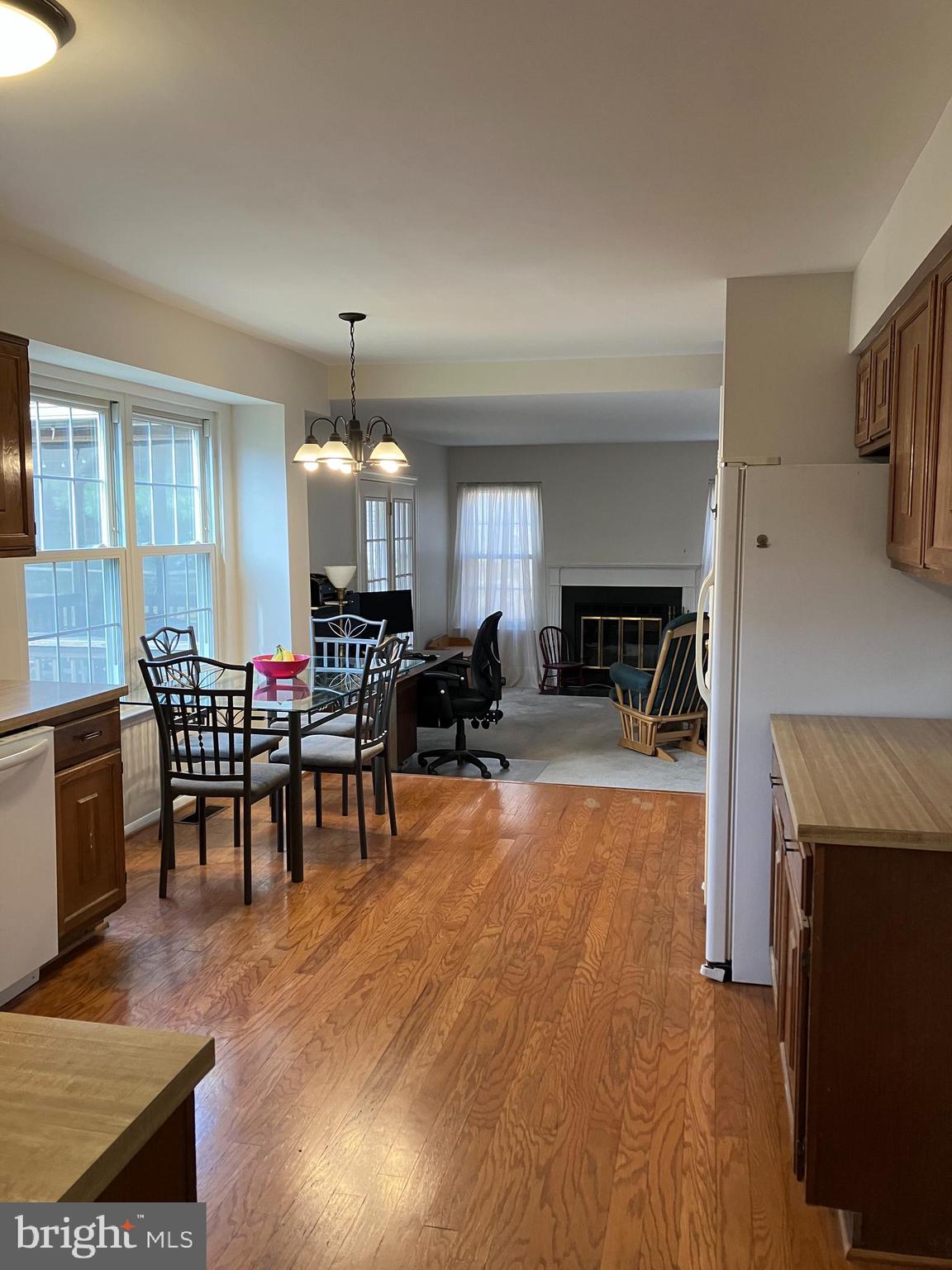 18424 FLOWER HILL WAY