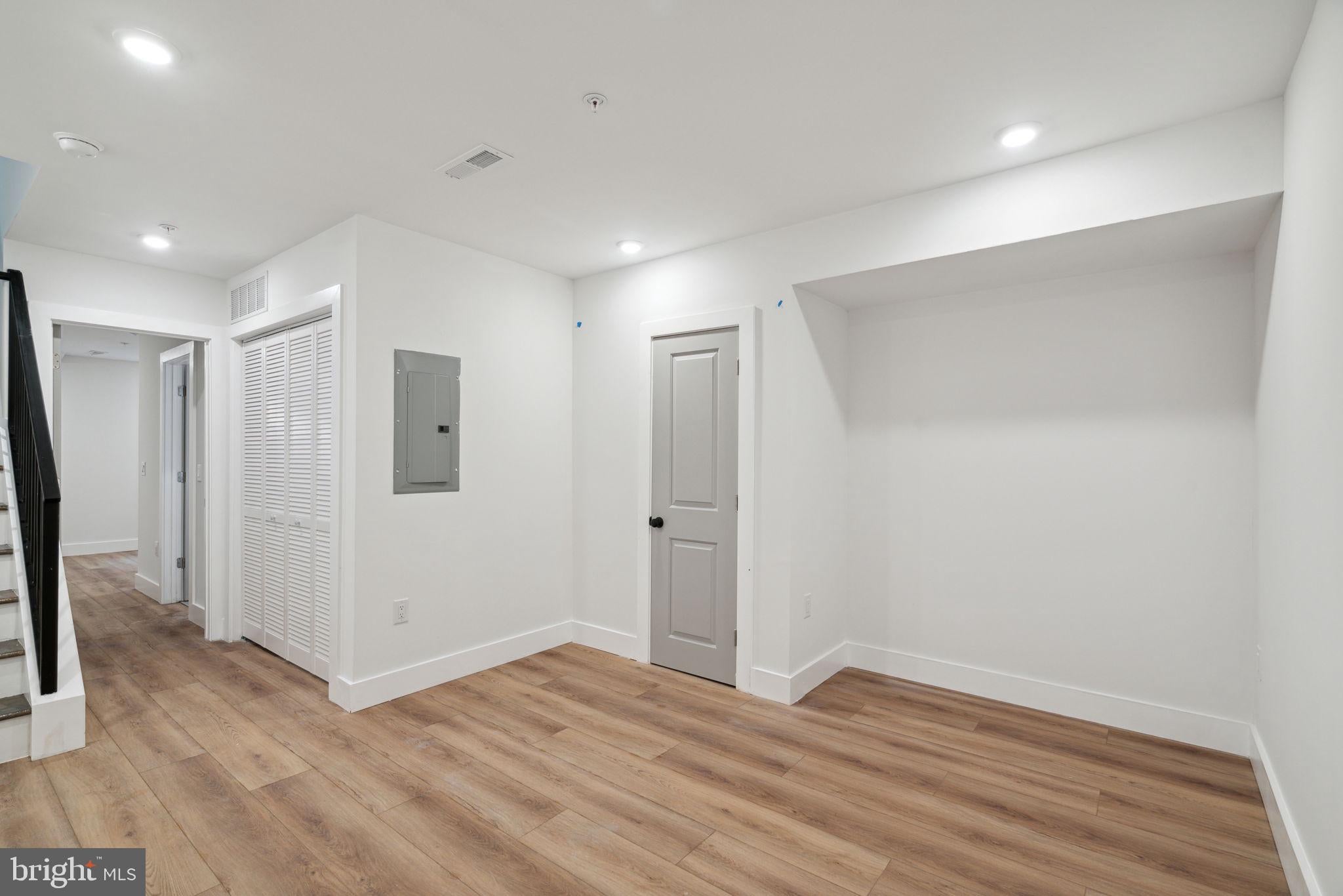 156 W CUMBERLAND STREET