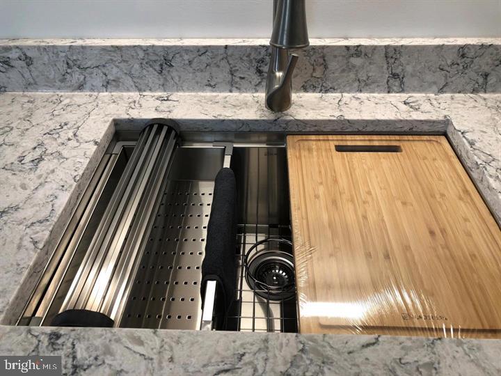 ELIZABETHS LANDING - Residential