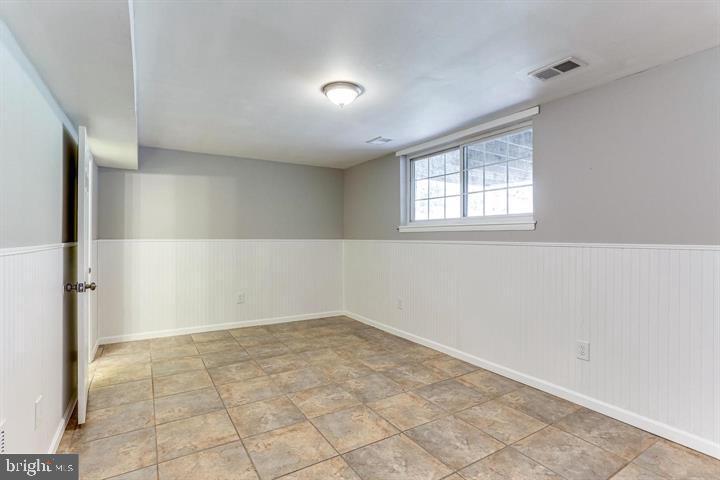 ELIZABETHS LANDING - Residential