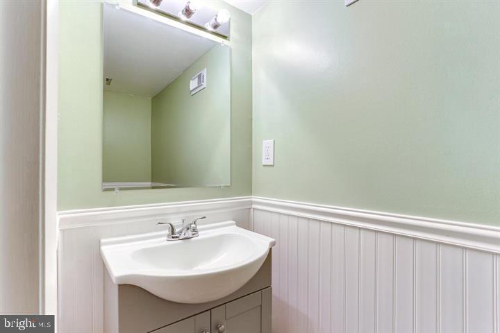 ELIZABETHS LANDING - Residential