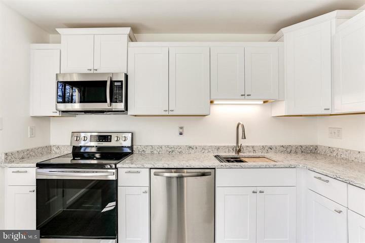 ELIZABETHS LANDING - Residential