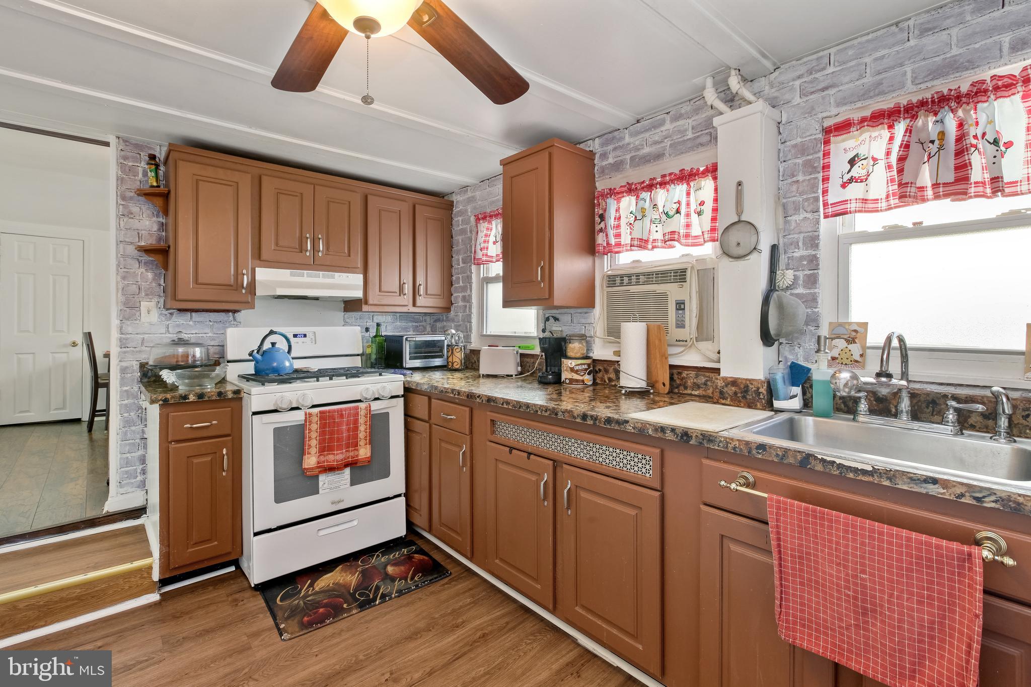 HAMPDEN HISTORIC DISTRICT - Residential