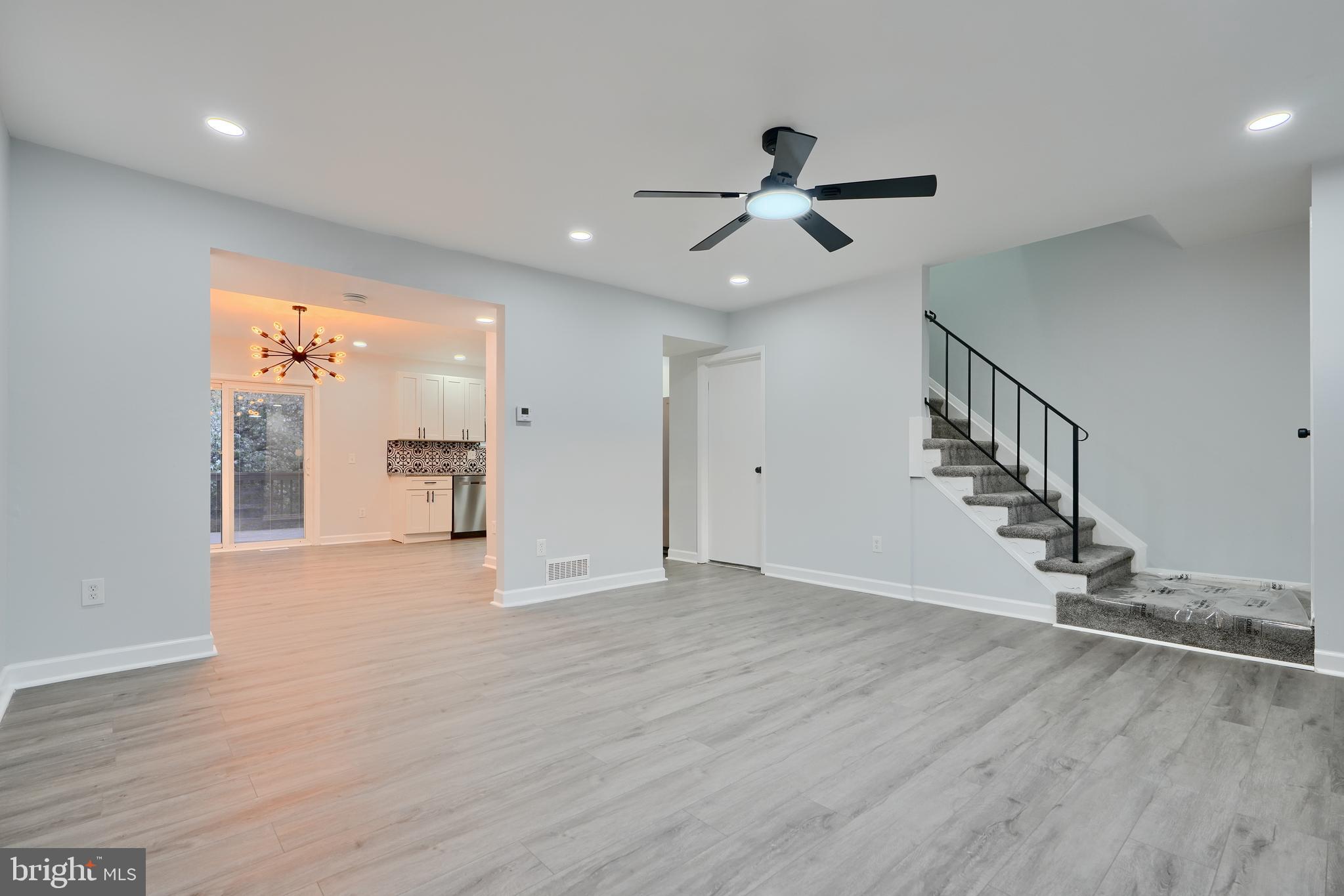 5 BROADLEAF COURT