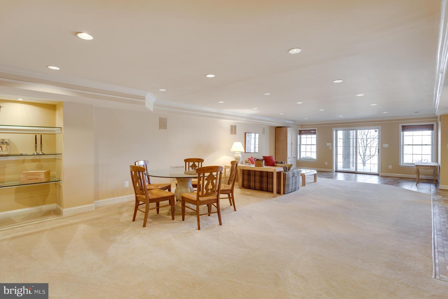 RIVER CREEK - Residential