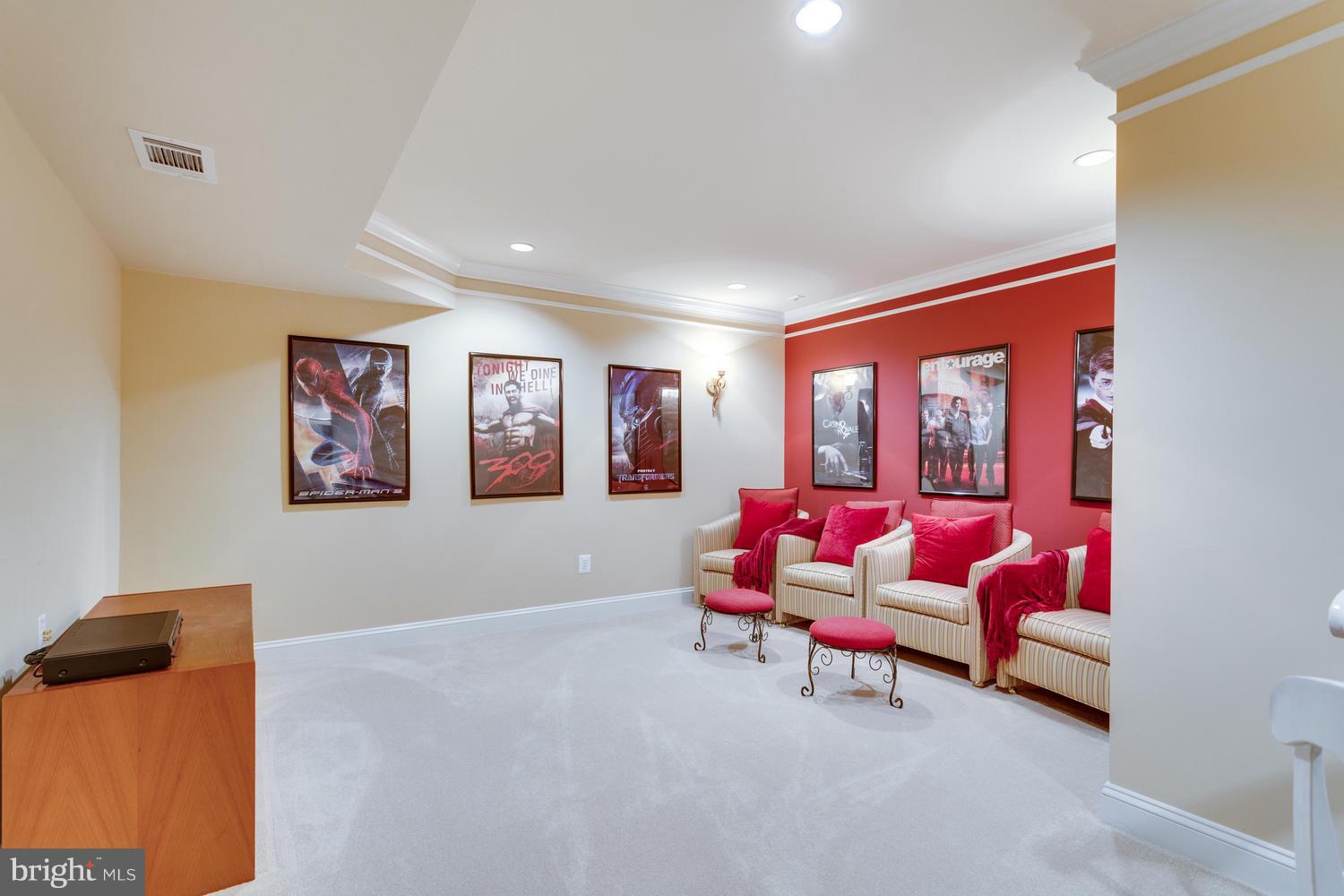 RIVER CREEK - Residential