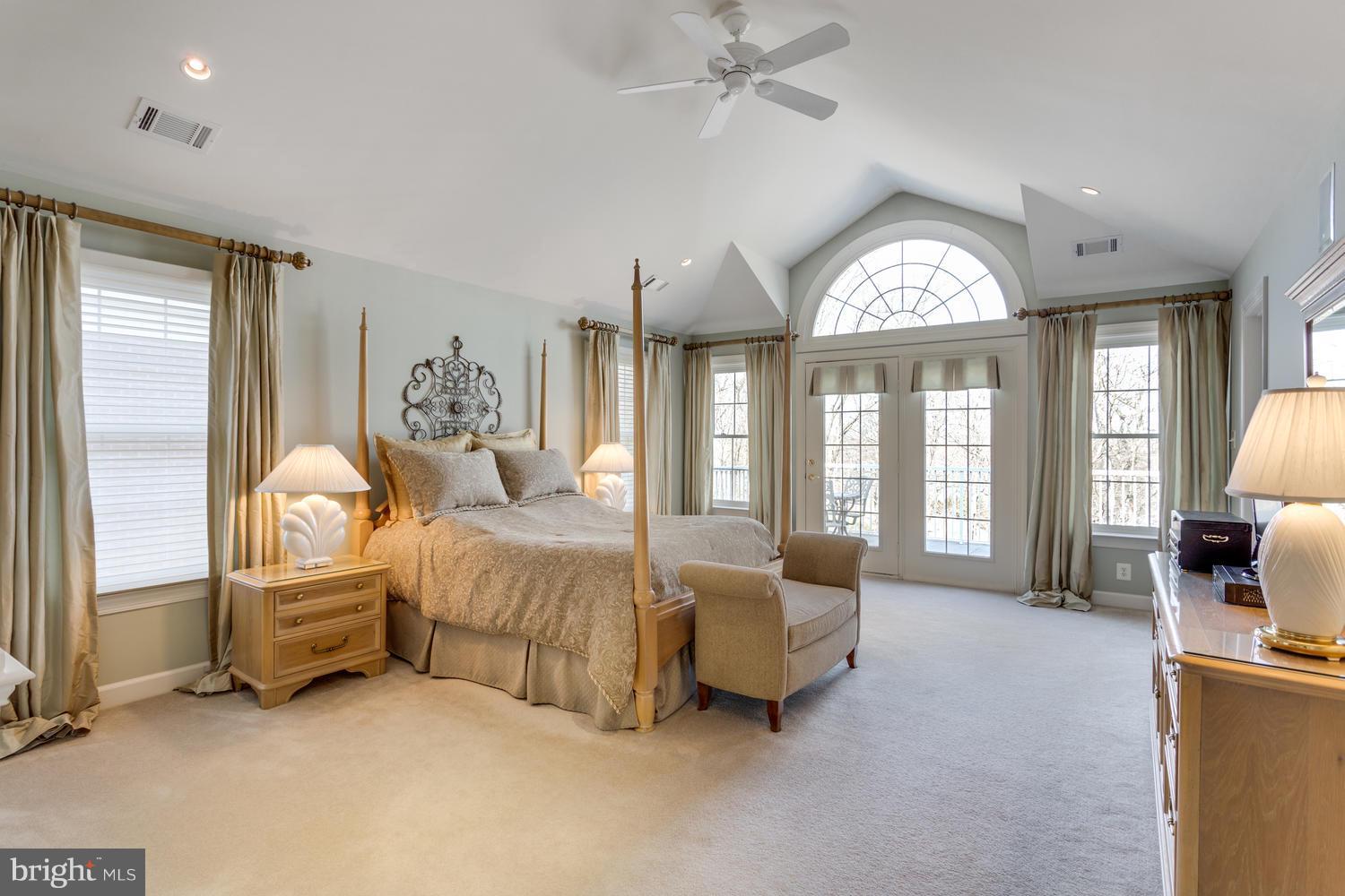 RIVER CREEK - Residential