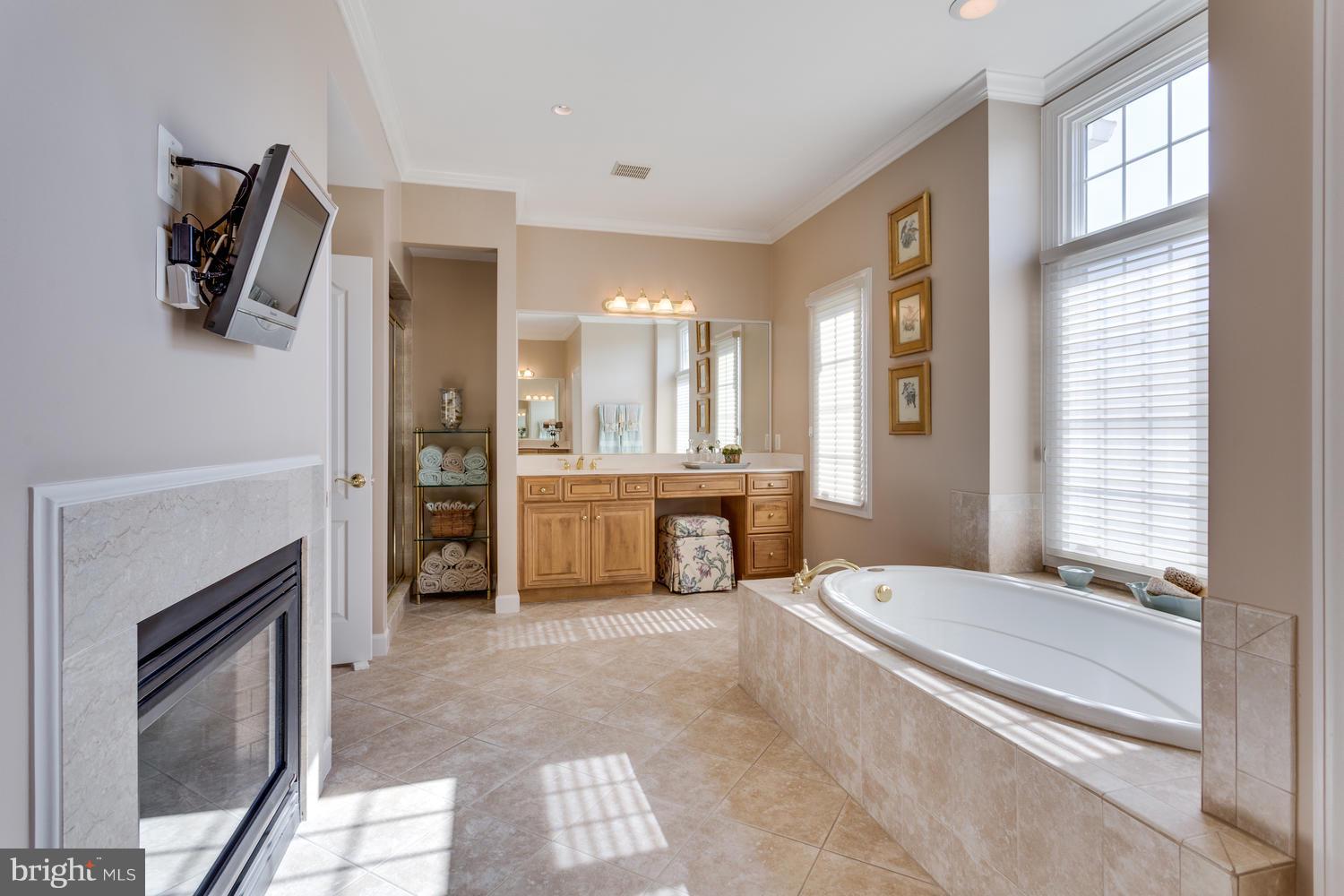 RIVER CREEK - Residential