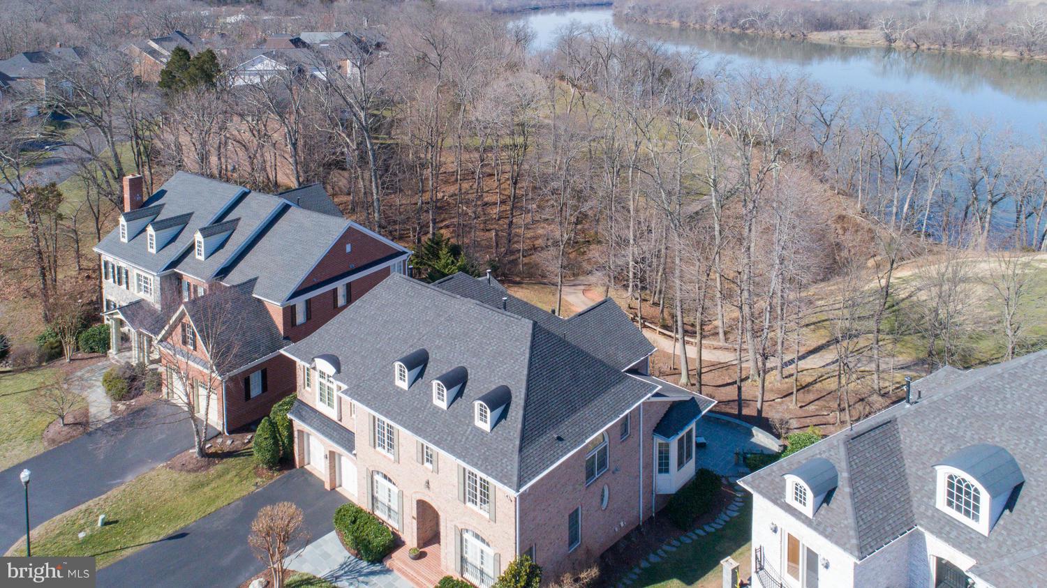 RIVER CREEK - Residential