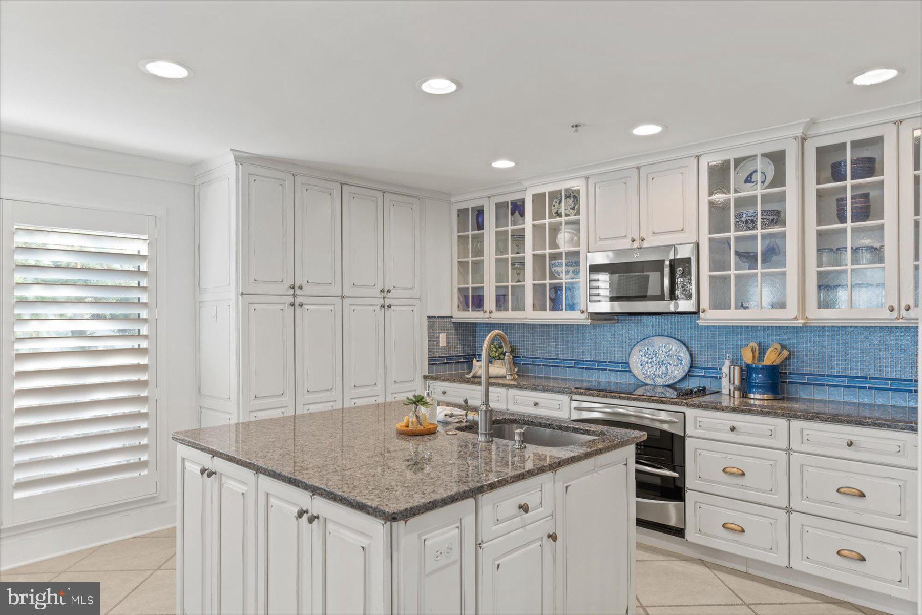 KINGS GRANT - Residential