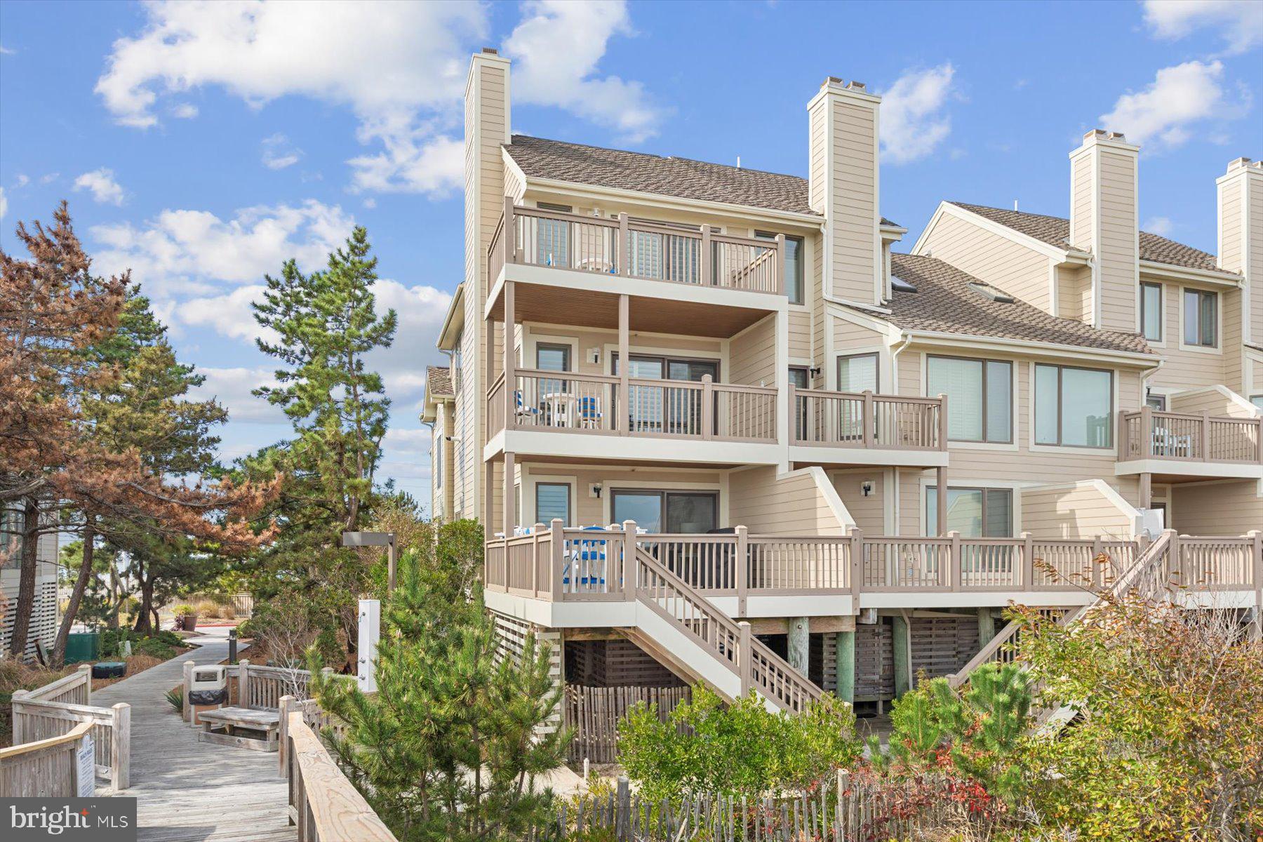 KINGS GRANT - Residential