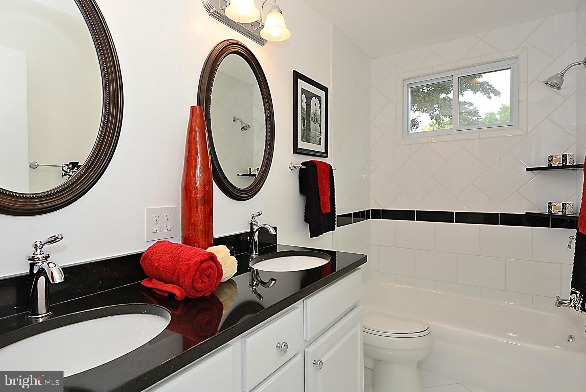 MC LEAN HAMLET - Residential