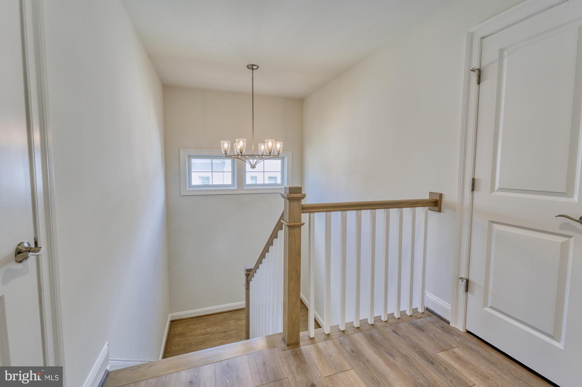 MCLEAN ESTATES - Residential