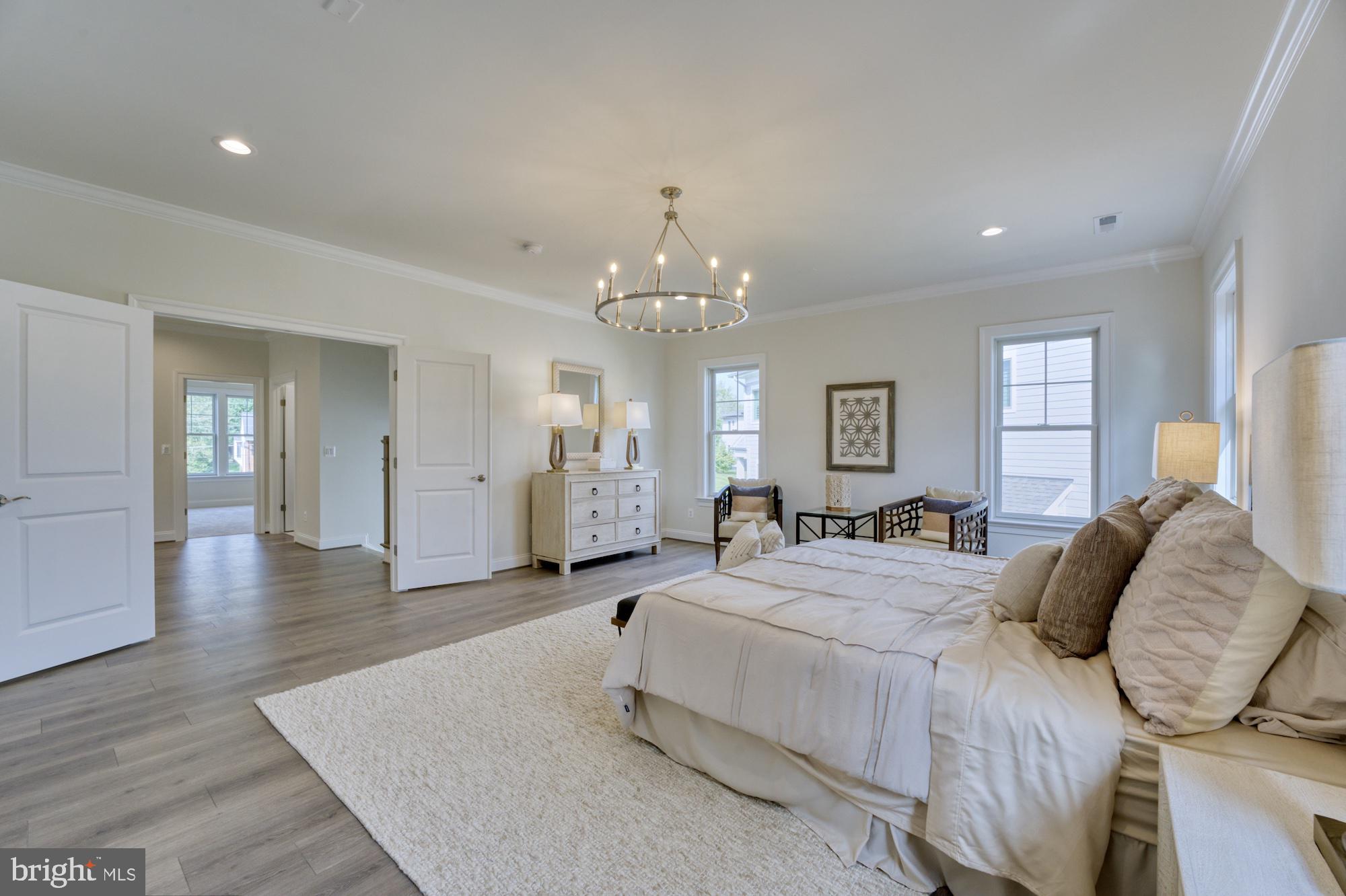 MCLEAN ESTATES - Residential