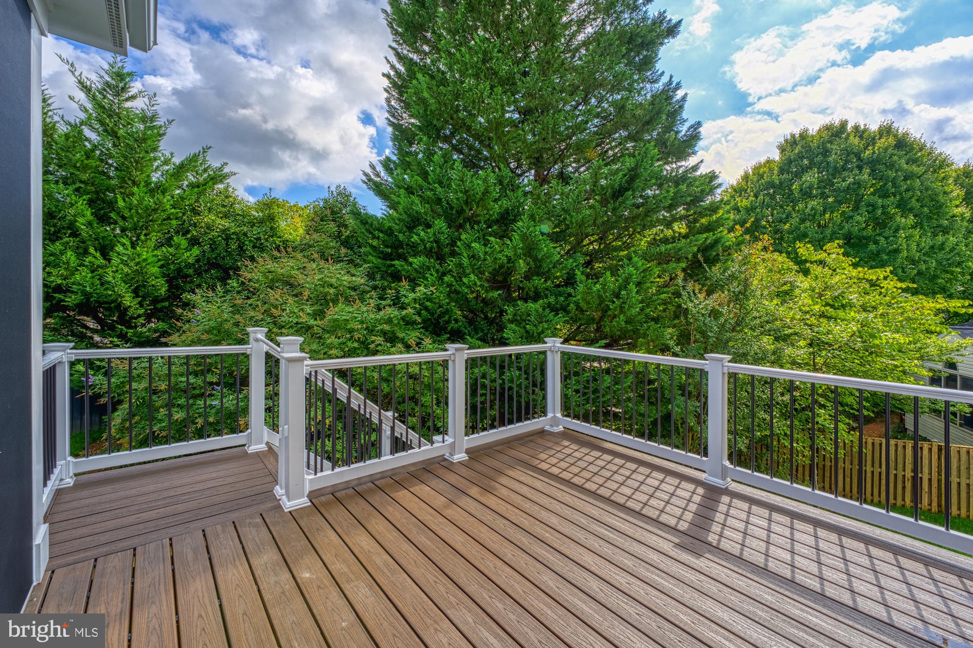 MCLEAN ESTATES - Residential