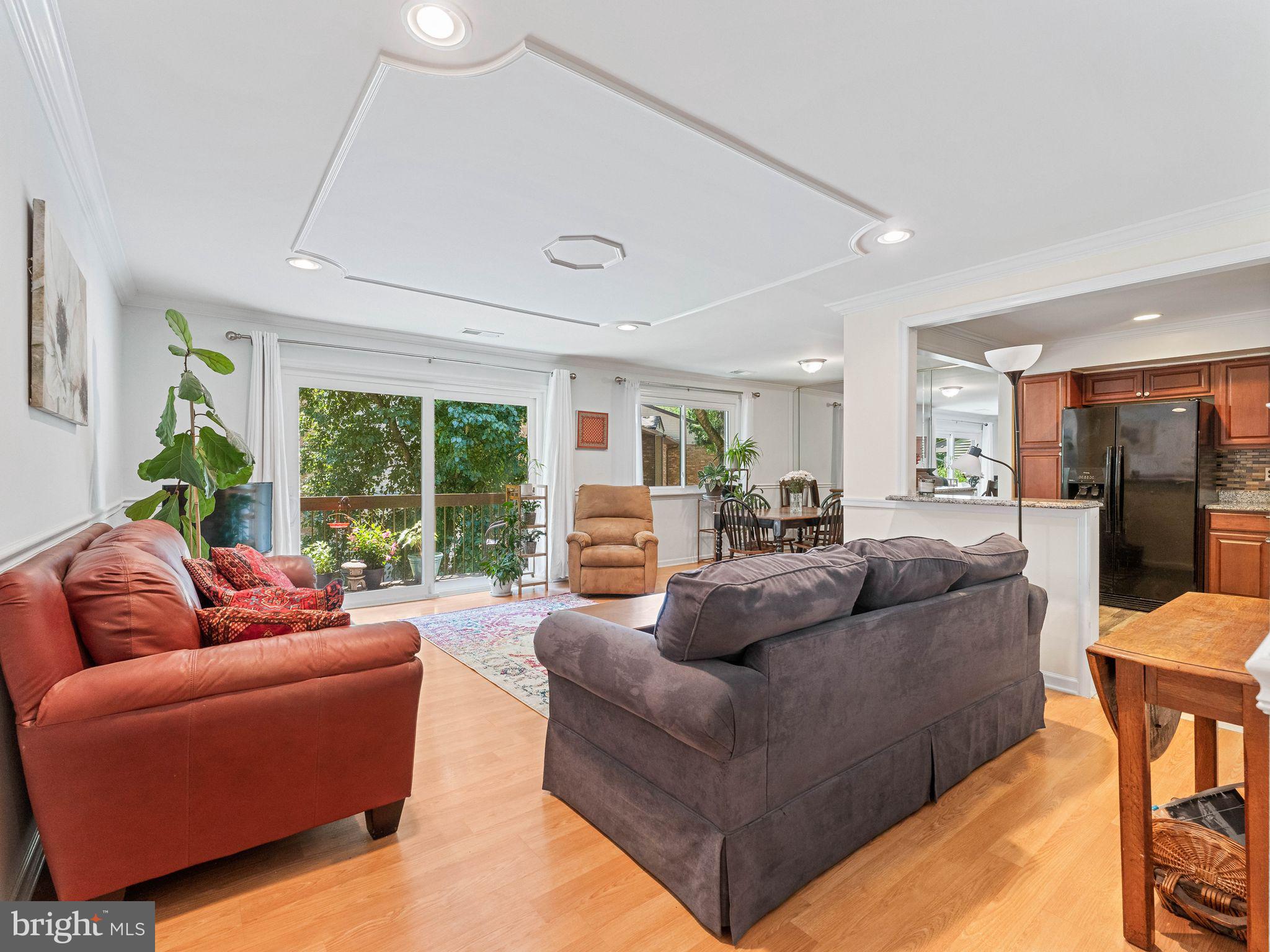 115 E KINGS HIGHWAY 438