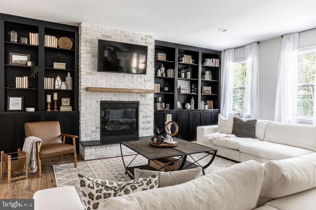 PELHAM'S CROSSING - Residential