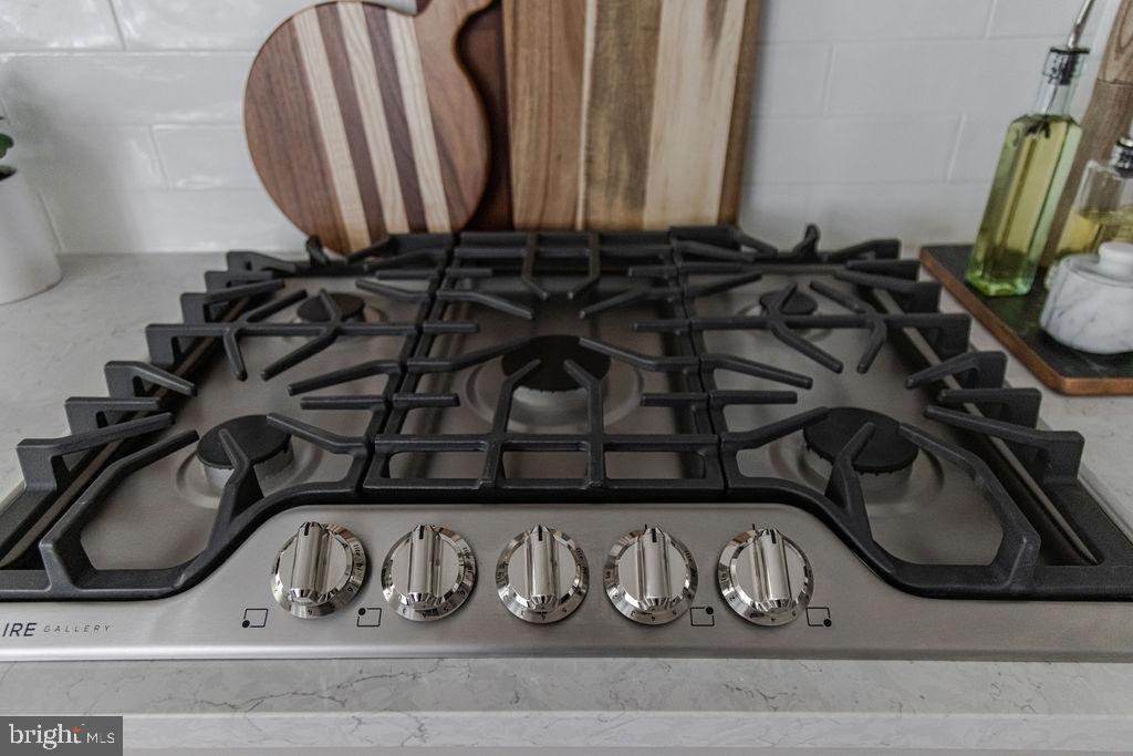 PELHAM'S CROSSING - Residential