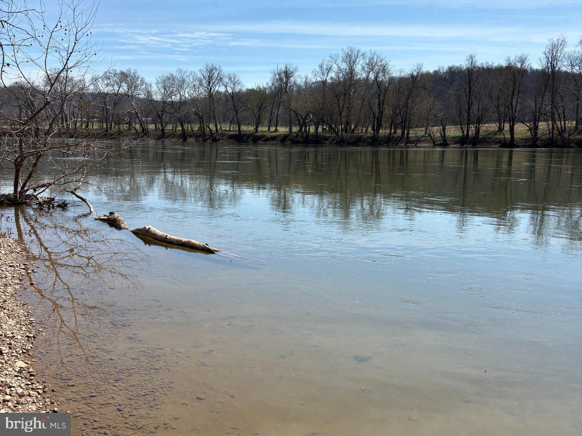 CALMES NECK ESTATES - Land