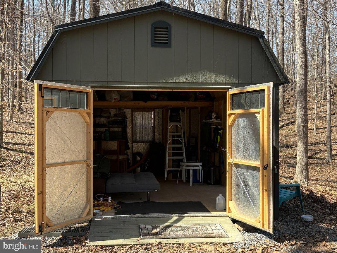 CALMES NECK ESTATES - Land