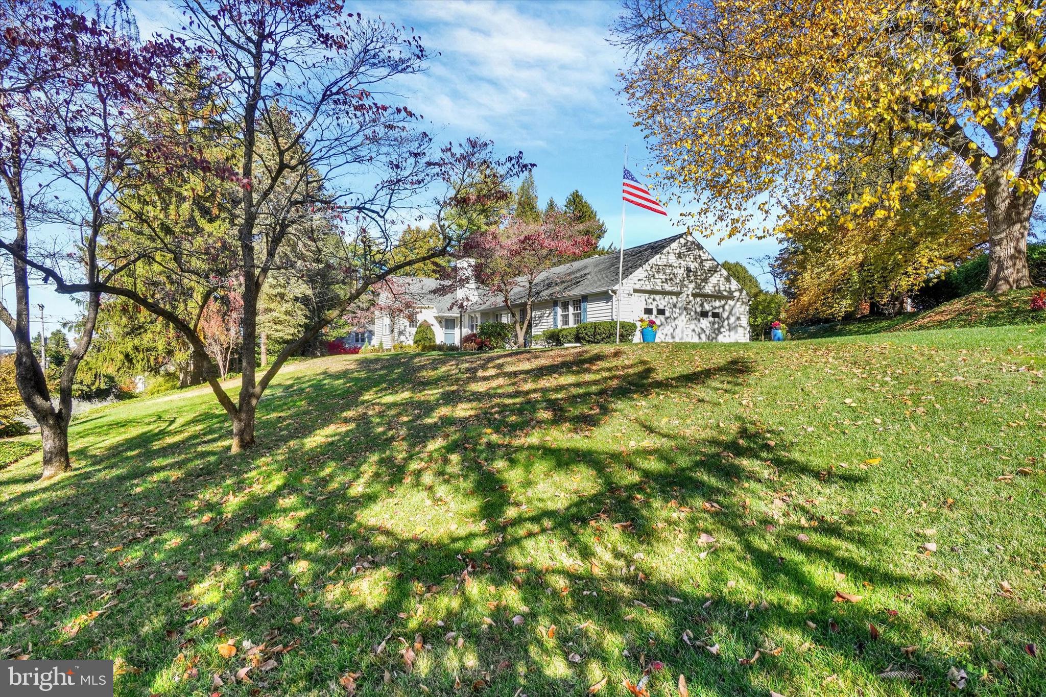 1190 COUNTRY CLUB ROAD