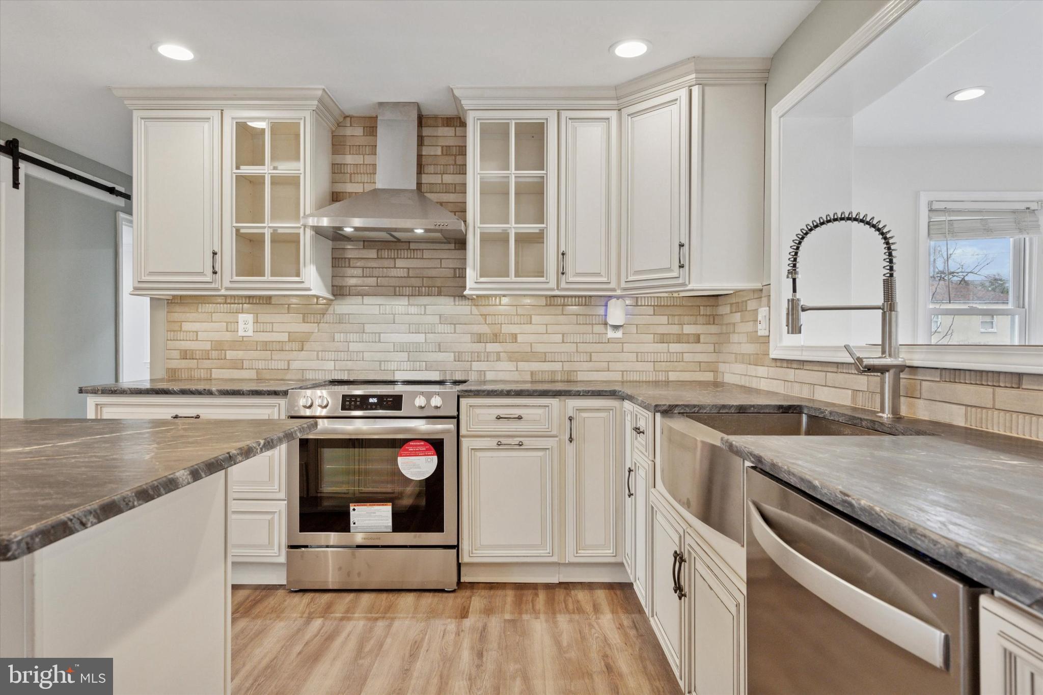 MAPLE GLEN - Residential