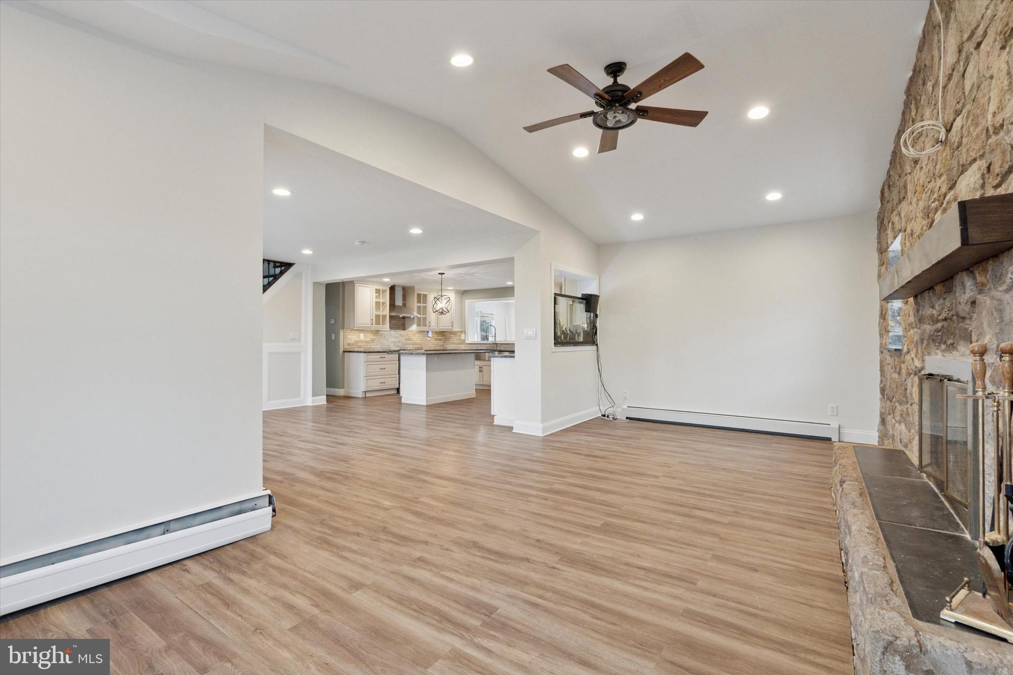 MAPLE GLEN - Residential