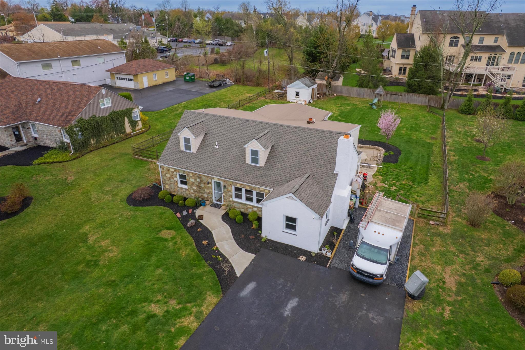 MAPLE GLEN - Residential
