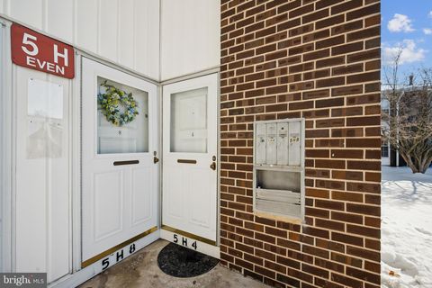 Condo For Sale - 275 Green Street St #5-H4<br/> EDGEWATER PARK, NJ 08010