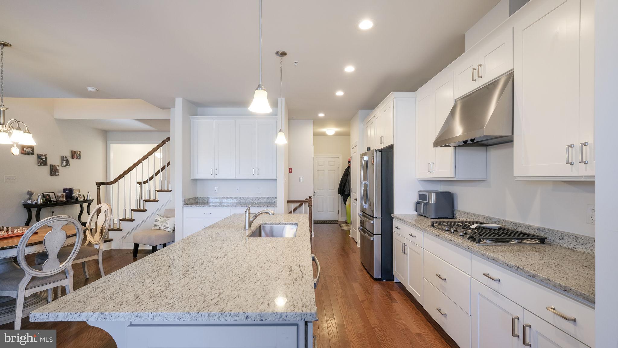 BROOKEFIELD - Residential Lease