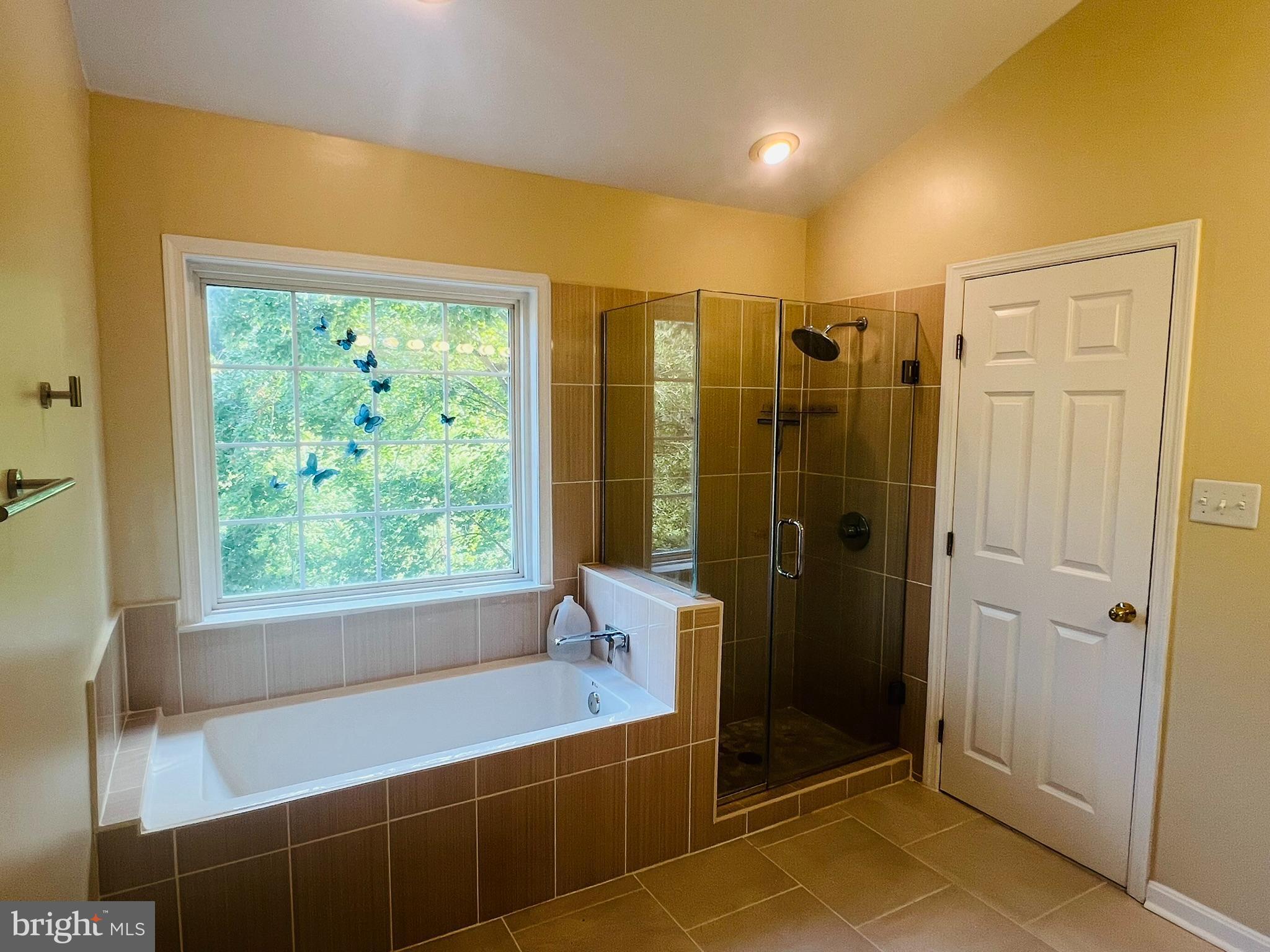 CLARKS CROSSING - Residential Lease