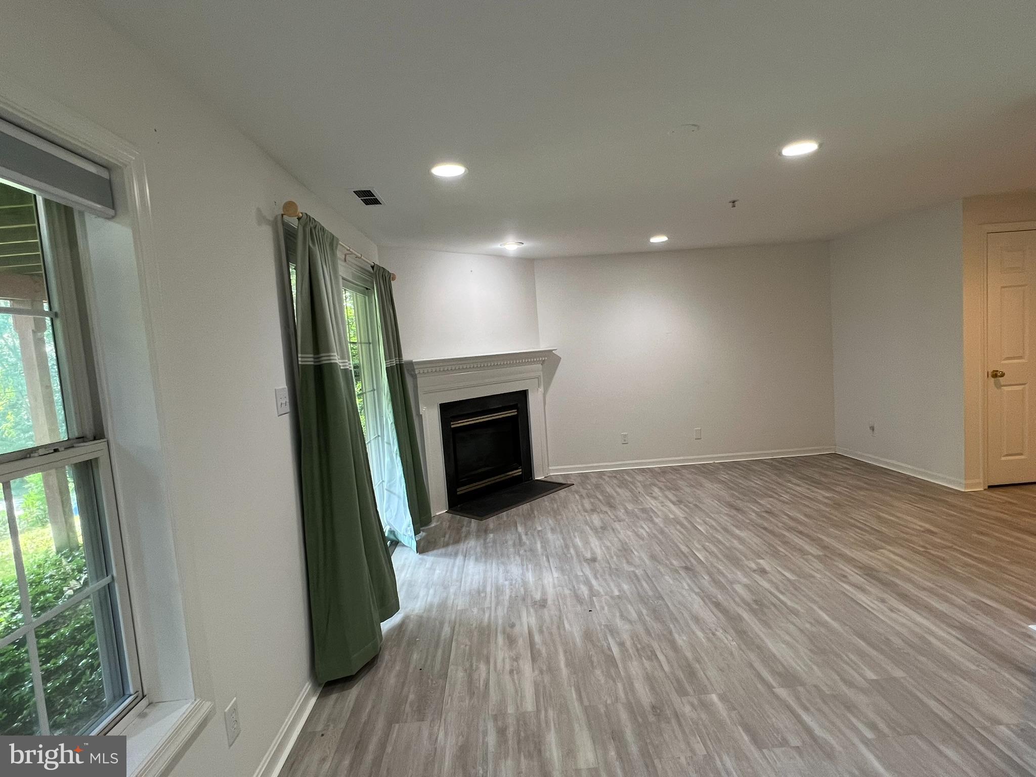 CLARKS CROSSING - Residential Lease