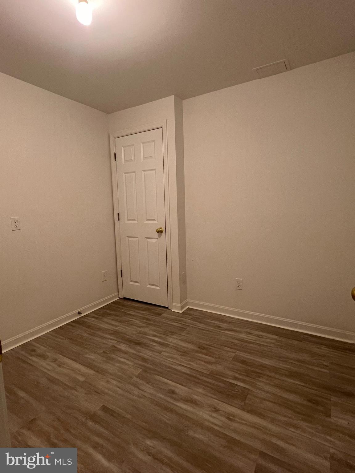 CLARKS CROSSING - Residential Lease