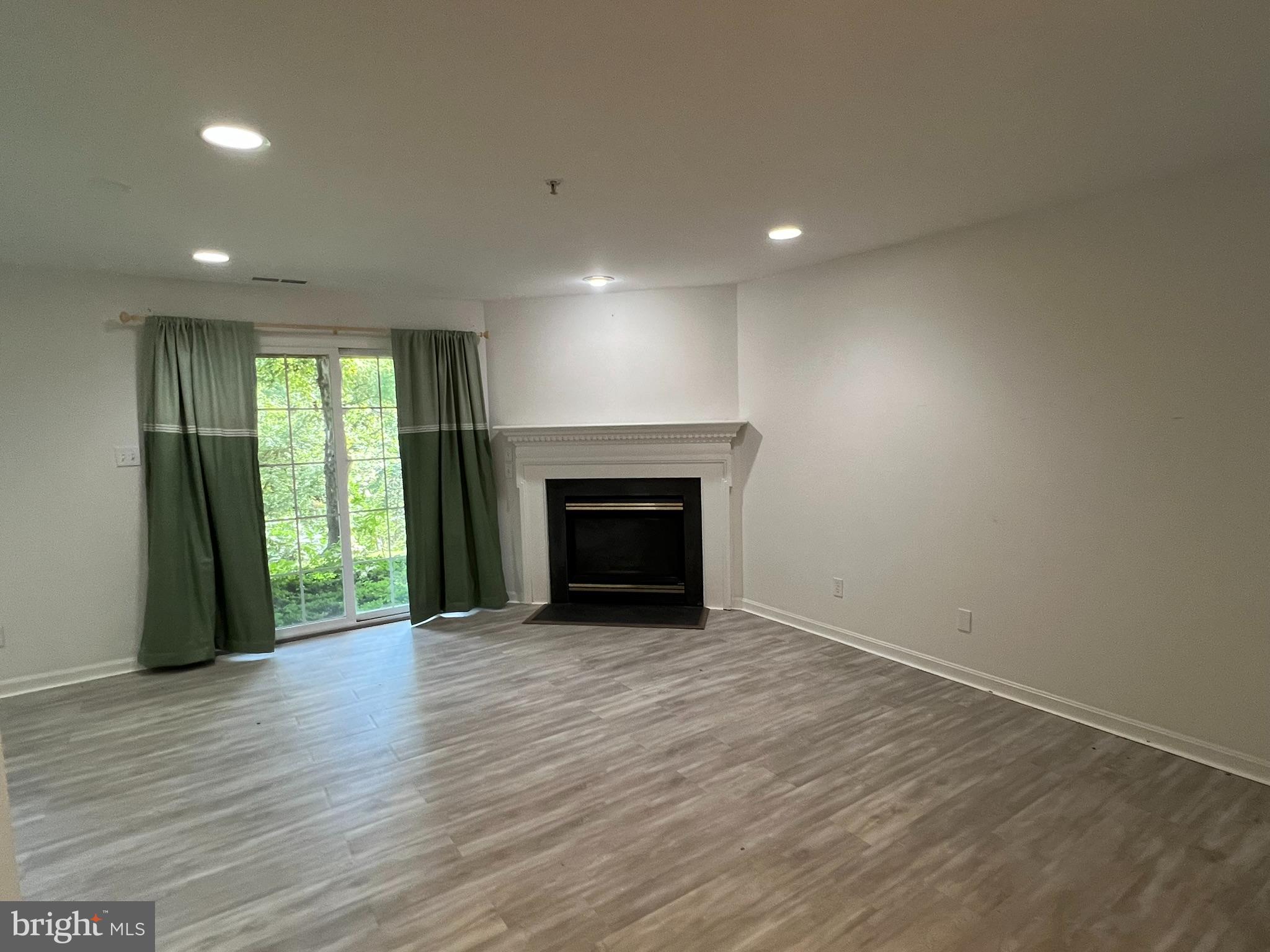 CLARKS CROSSING - Residential Lease