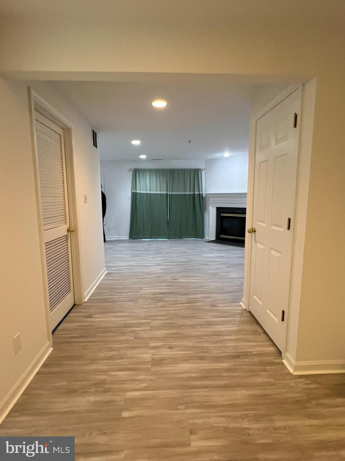 CLARKS CROSSING - Residential Lease