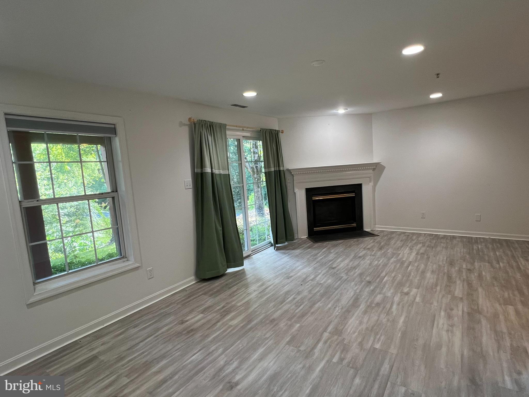 CLARKS CROSSING - Residential Lease