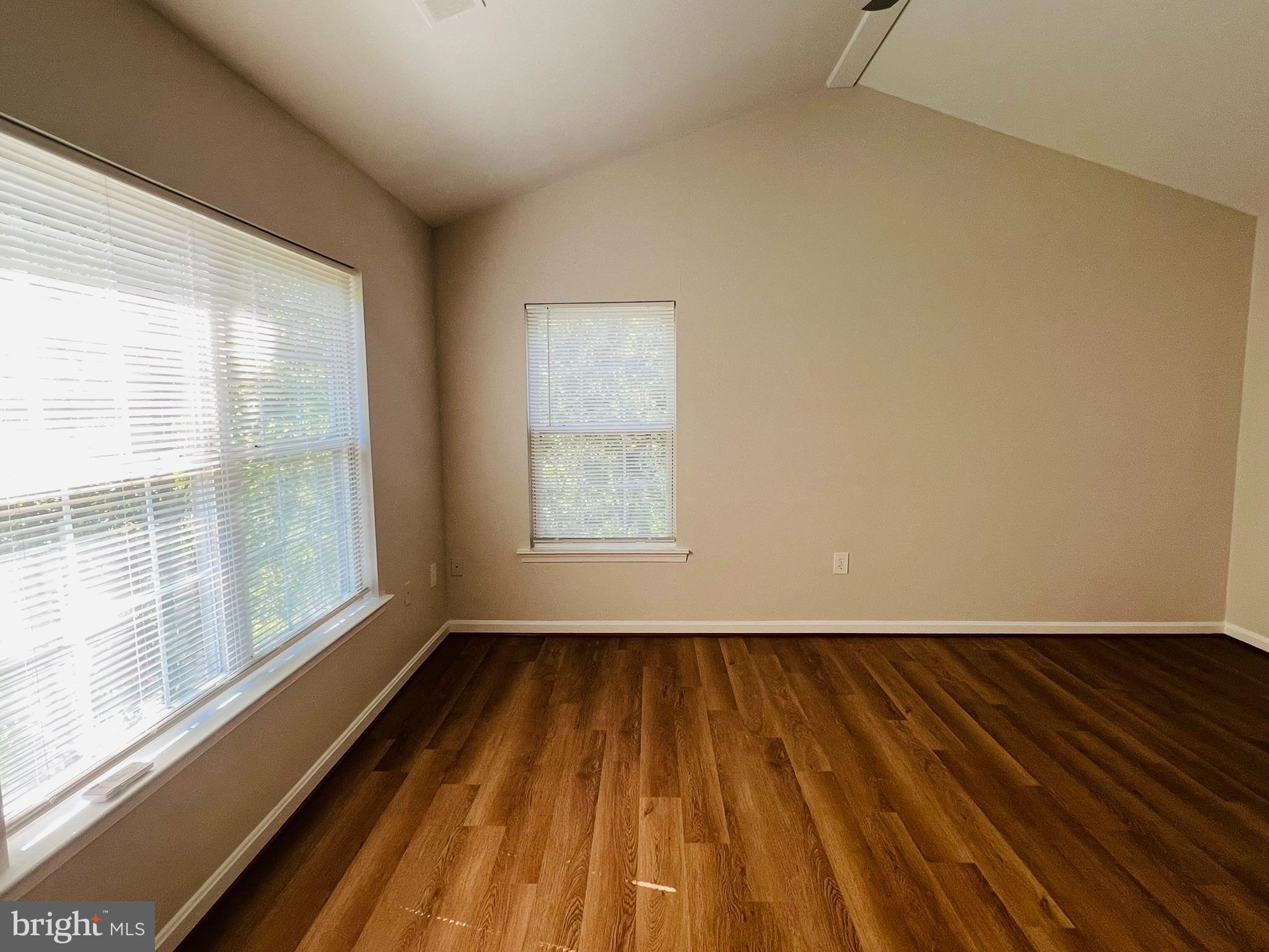 CLARKS CROSSING - Residential Lease