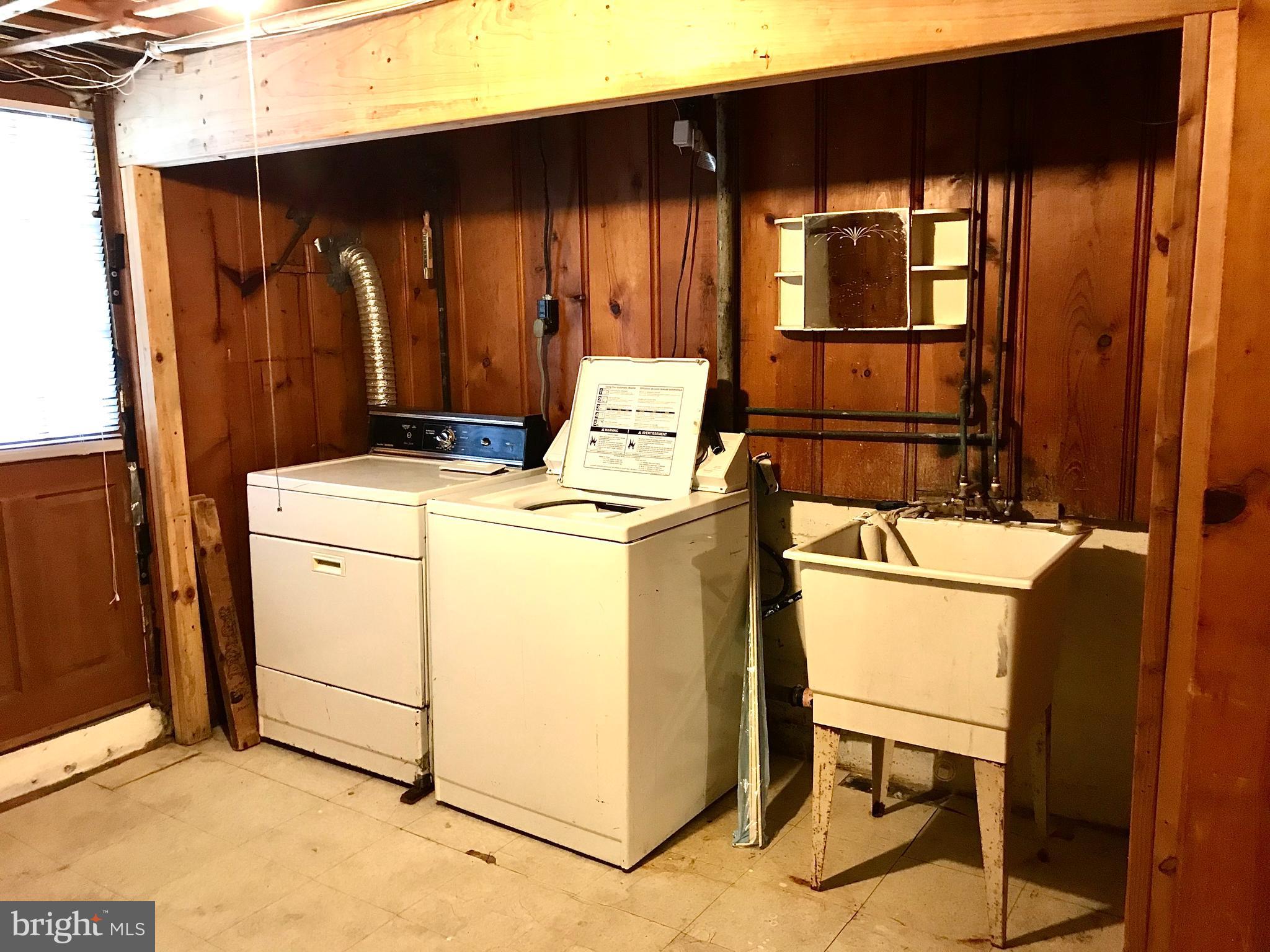 WEST HILLS - Residential