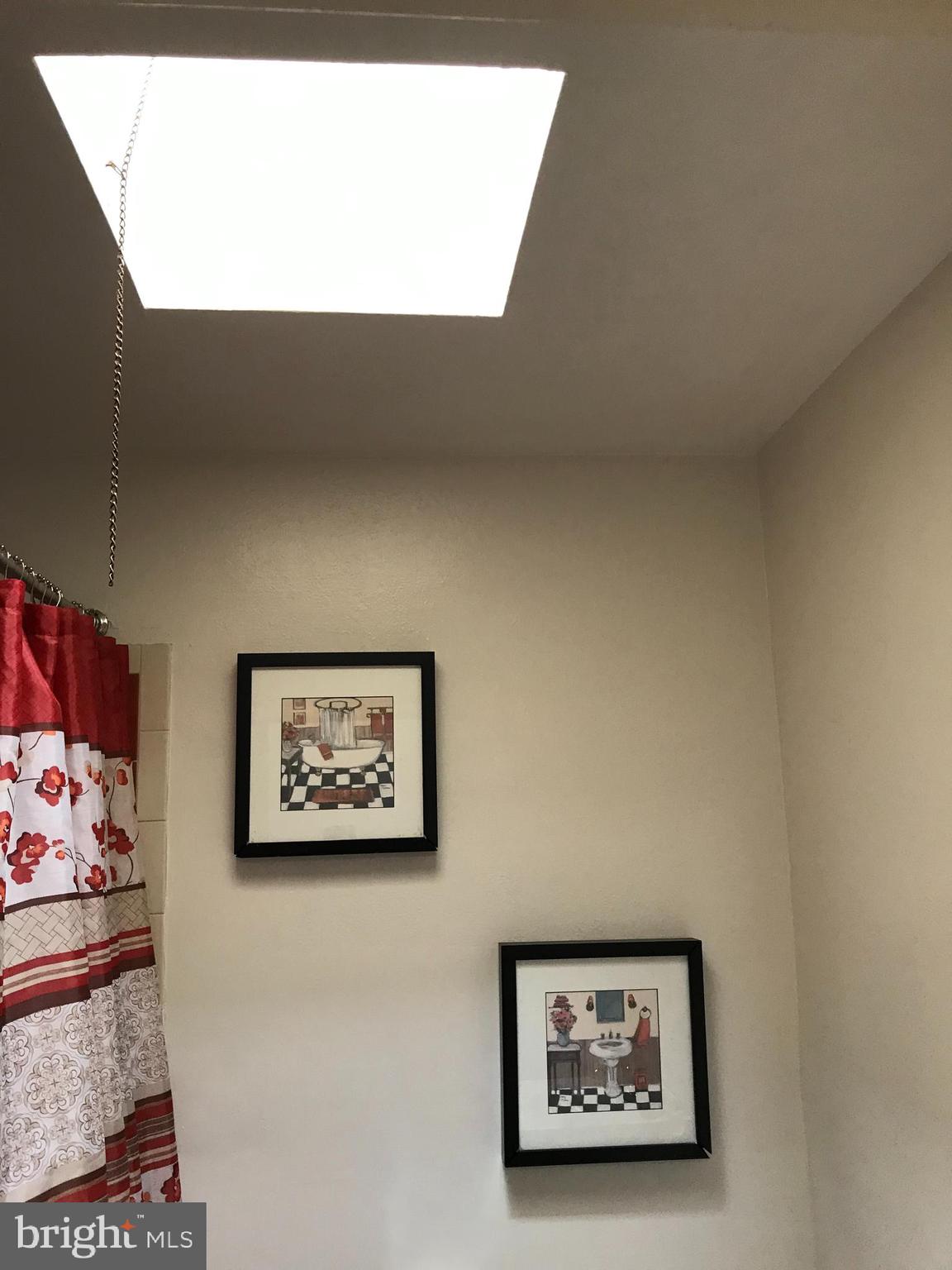 WEST HILLS - Residential