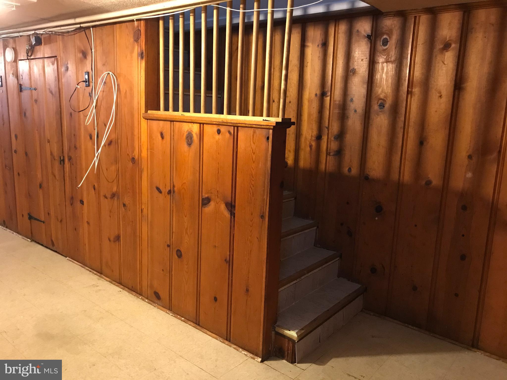 WEST HILLS - Residential