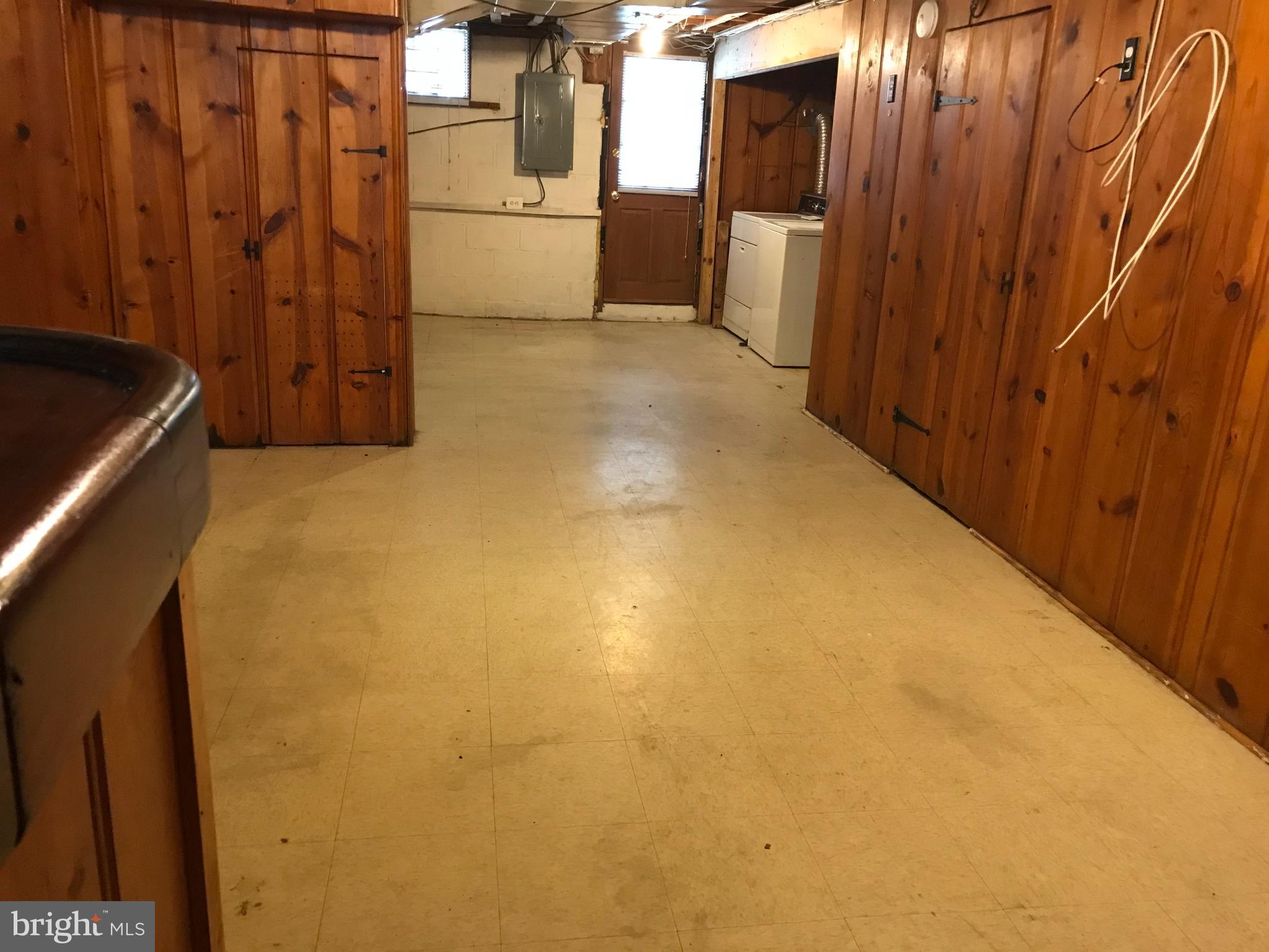 WEST HILLS - Residential