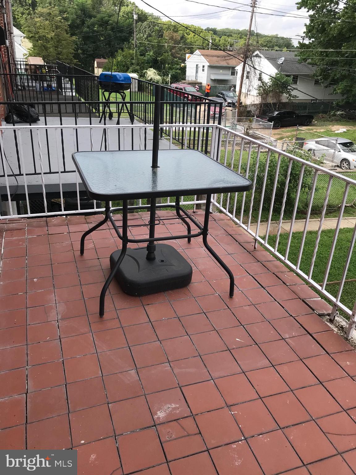 WEST HILLS - Residential