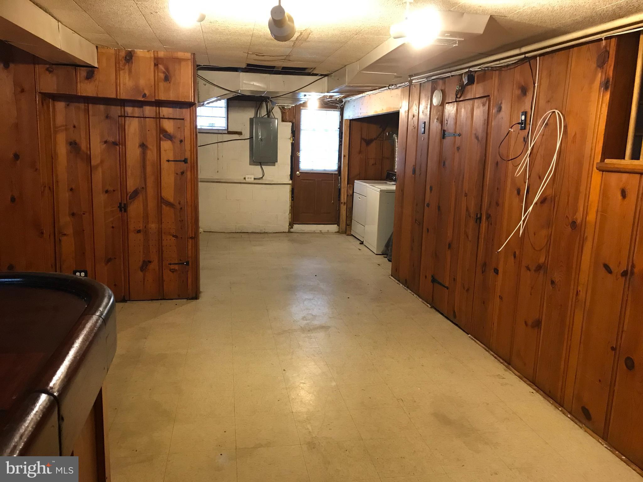 WEST HILLS - Residential