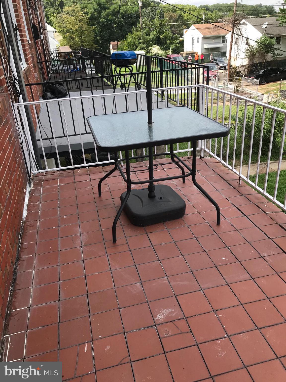 WEST HILLS - Residential