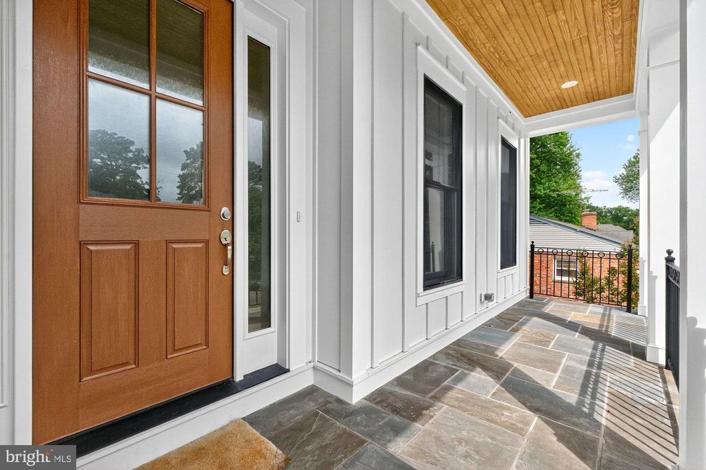 Photo of 613 Blackstone Terrace NW, VIENNA, VA 22180 (MLS # VAFX2279010)