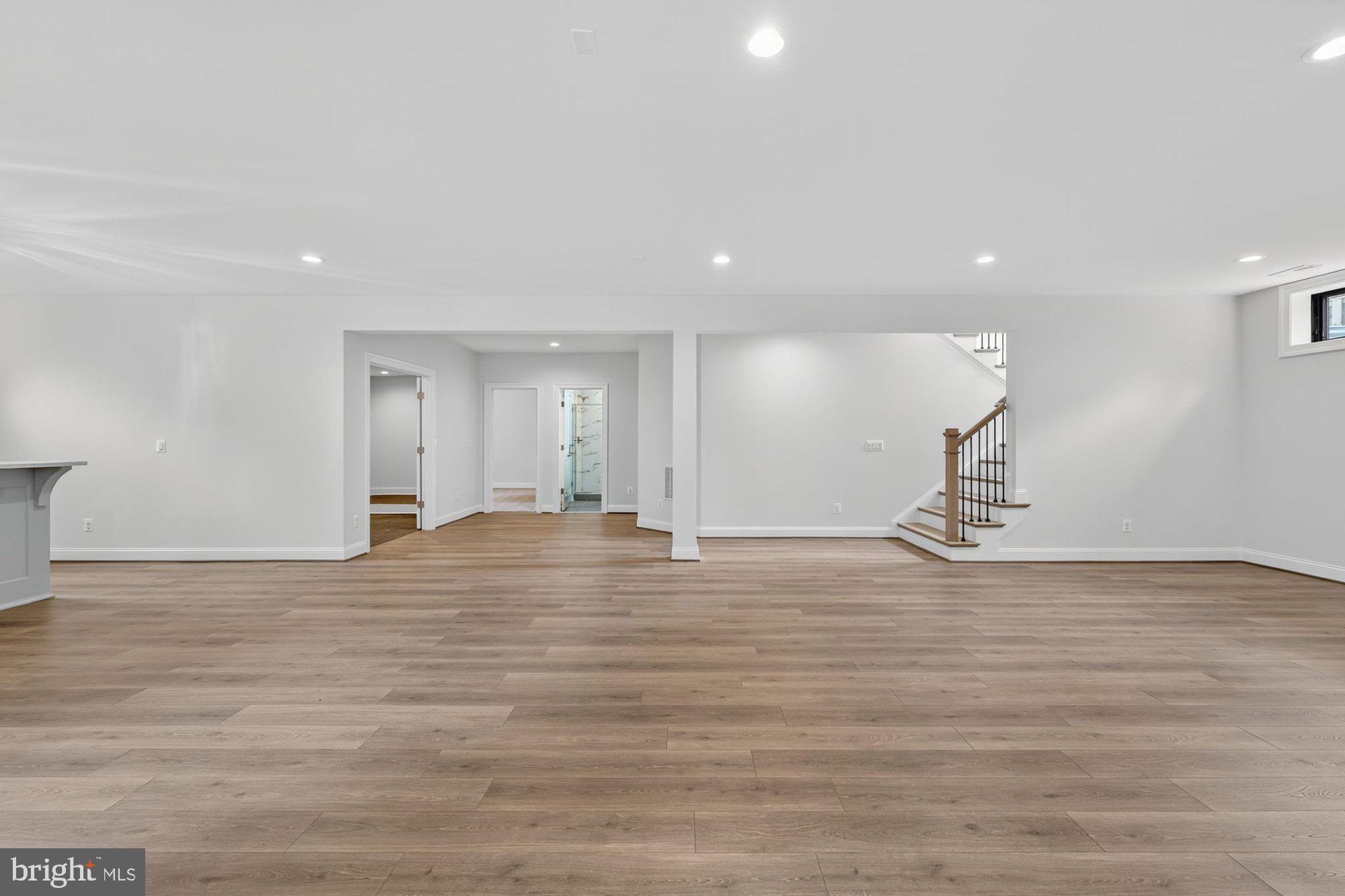 VIENNA HILLS - Residential